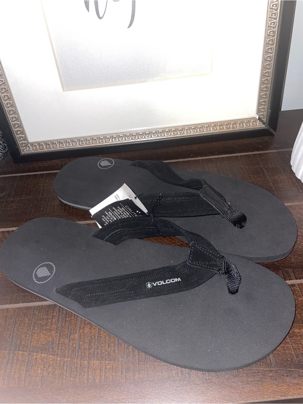 NWT!! Volcom Black Men's Flip-Flops with Logo Strap Size 12